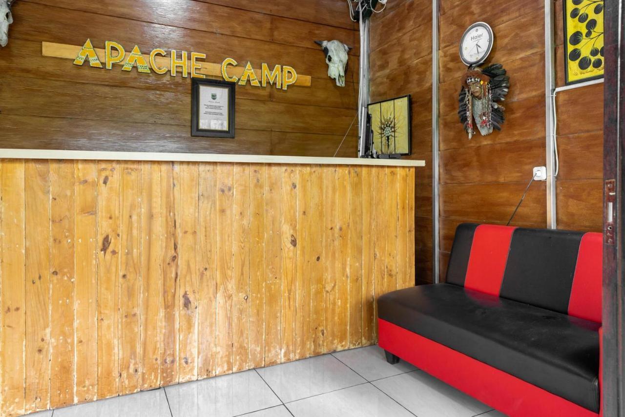 RedDoorz @ Apache Camp Hotel Batu  Buitenkant foto